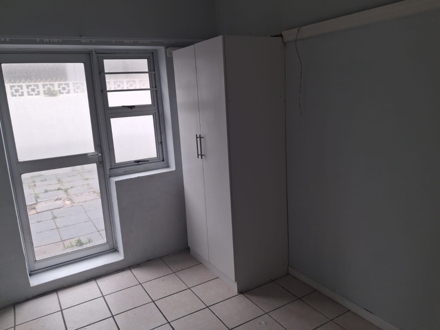 To Let 1 Bedroom Property for Rent in Quigney Eastern Cape